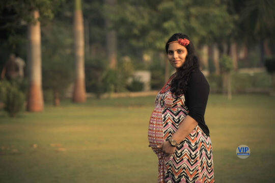 professional maternity photoshoot india